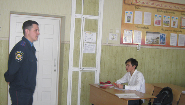 В Димитрове для школьников проводят профилактические лекции