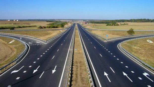 В правительстве озвучили план развития автодорог на ближайшие два года