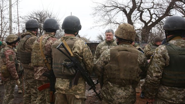 Вместо АТО на востоке Украины будет идти операция Объединенных сил, - Порошенко