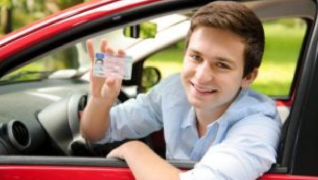 В Украине введут новые водительские удостоверения