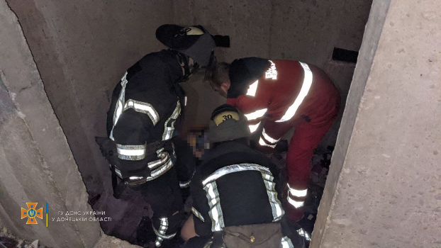 Девушка упала в шахту лифта недостроенного дома в Краматорске