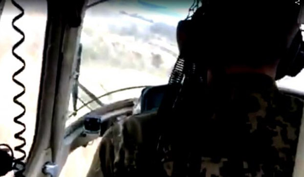 Уникальное видео из кабины военного вертолета, упавшего возле Краматорска