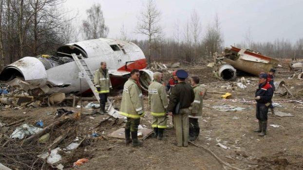 Польша получила согласие РФ на осмотр обломков самолета Качинского в Смоленске