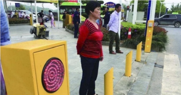 В Китае придумали забавный способ борьбы с нарушителями правил дорожного движения