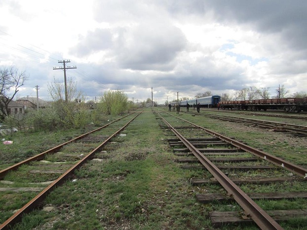 Работник Луганской железной дороги обнаружил арсенал боеприпасов
