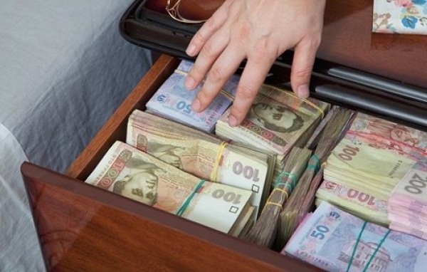 В Донецкой области семья обокрала сразу три банка