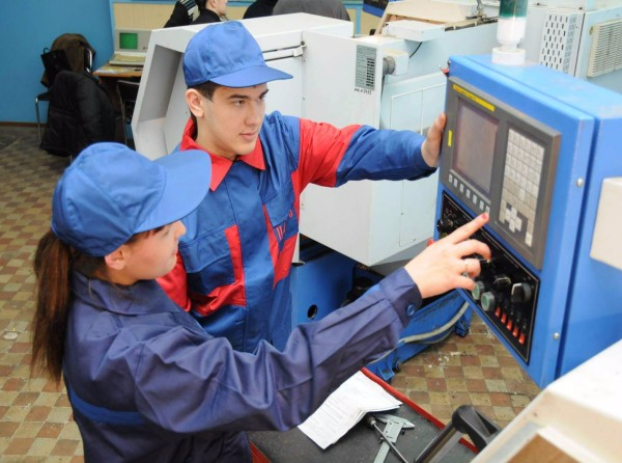 Рынок труда в Украине: Новые вакансии и зарплаты