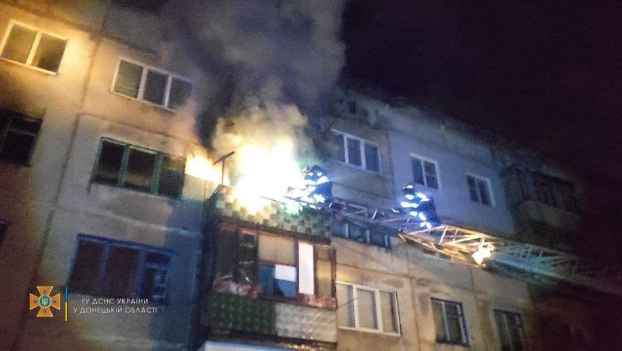 Квартира горела в Дружковке — двое мужчин погибли, спасена женщина (фото)