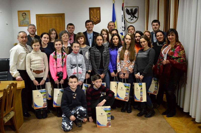 Константиновские школьники провели зимние праздники в Карпатах