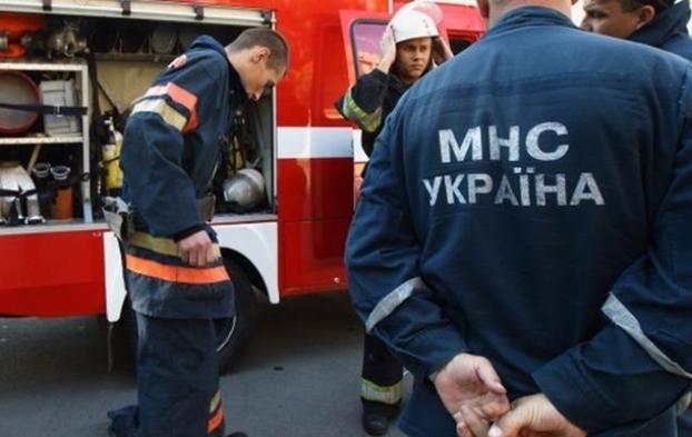 Легковушка загорелась в Мариуполе — госпитализирован мужчина