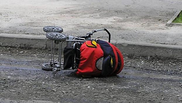Мужчина толкнул детскую коляску в Мариуполе: малыш госпитализирован