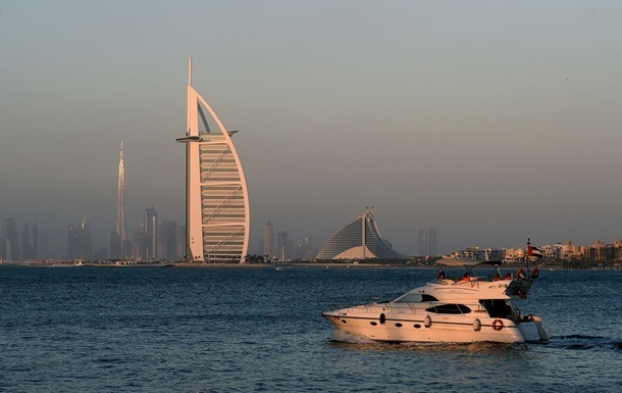 Гражданам ОАЭ простили почти 100 млн долларов долгов
