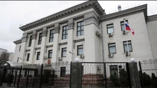 Полиция перекрыла доступ к посольству РФ в Одессе