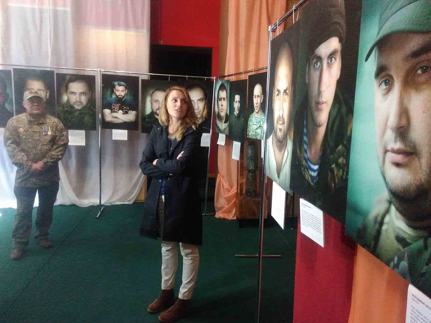 выставка портретов солдат ВСУ