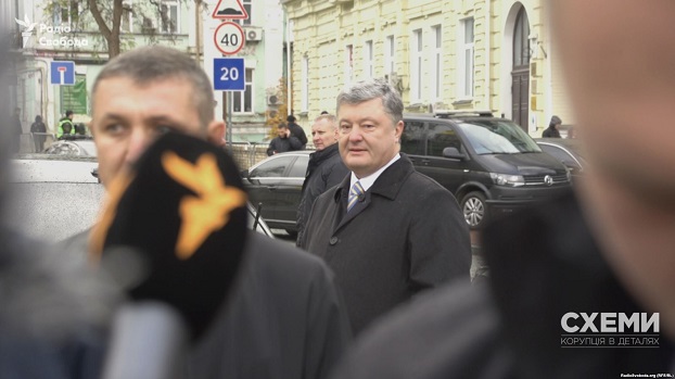 Президент України Петро Порошенко порадив звернутися у «Рошен» з питань фінансування реконструкції театру