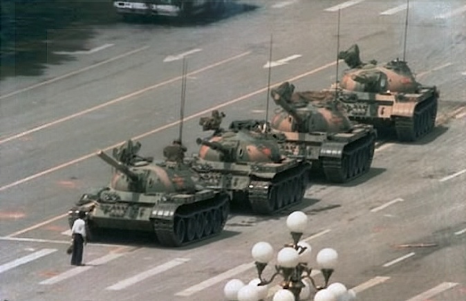 танки на площади тяньаньмей