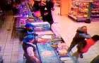 В столичном супермаркете покупателя убили одним ударом – соцсети