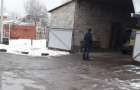 Житель Дружковки устроил автозаправку во дворе своего дома