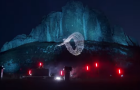На Белокузьминовских скалах устроили рейв-вечеринку со световыми эффектами