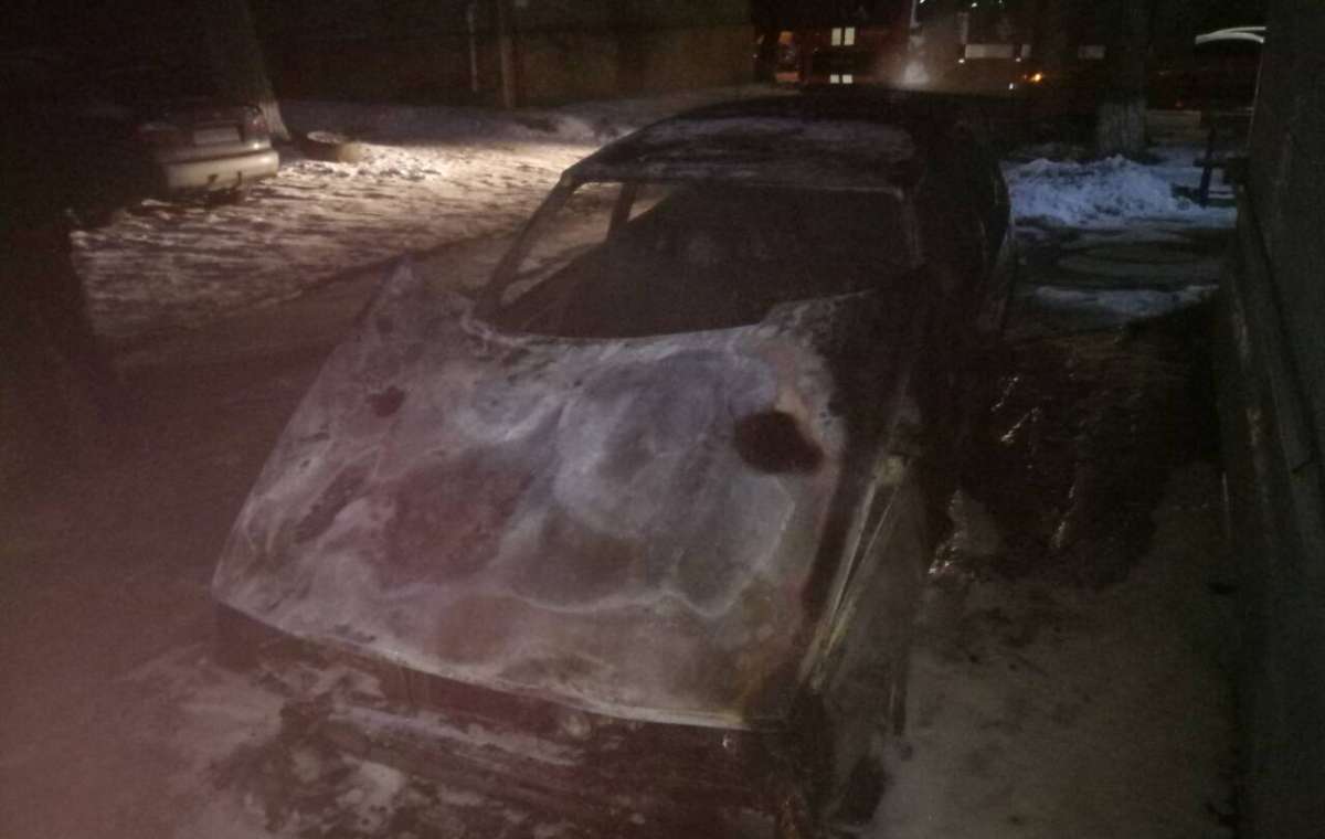 В Мариуполе мужчина сгорел в автомобиле