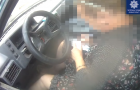 В Мариуполе женщина-водитель съела постановление патрульных