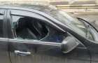 В Константиновке разбили окно машины и вытащили сумку. Фото