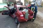 В Славянске столкнулся троллейбус и ВАЗ: водителя зажало в салоне авто
