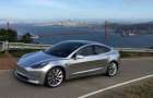 Оператор беспилотного автомобиля Tesla был замечен спящим за рулем