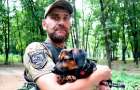 Пресс-офицер полиции Донбасса спас из-под обстрела щенка