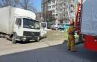 В Доброполье спасатели вызволили грузовик провалившийся в люк 