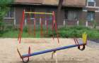 Две детские площадки Мариуполя подверглись нападению вандалов