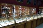 Jewelry store was robbed in Bakhmut: The police are looking for a woman