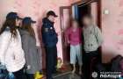 К пьяным родителям троих детей наведались полицейские Мирнограда