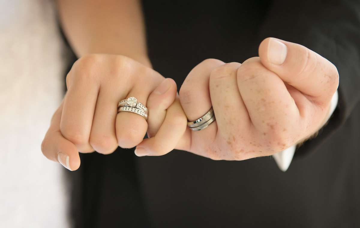 Покровск: С помощью услуги «Брак за сутки» в первый день расписались две пары