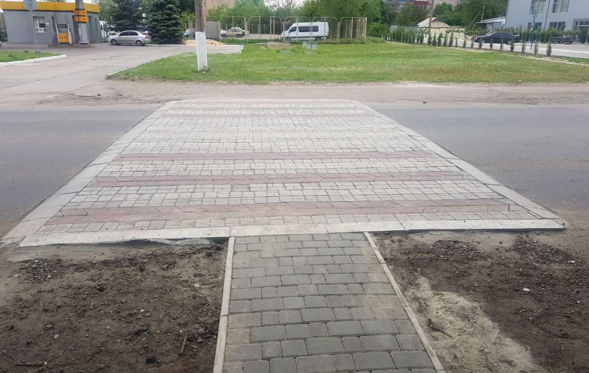 В Константиновке на установку ограничителей скорости по улице Громова потратили почти 140 тысяч гривен