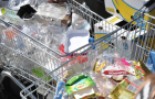 В пластике из супермаркета  обнаружили неизвестные вещества