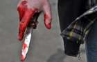 В Мариуполе мужчина накинулся на прохожих с ножом: двое людей в больнице