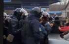 Несмотря на протесты местных, эвакуированных украинцев разместят в Полтавской области