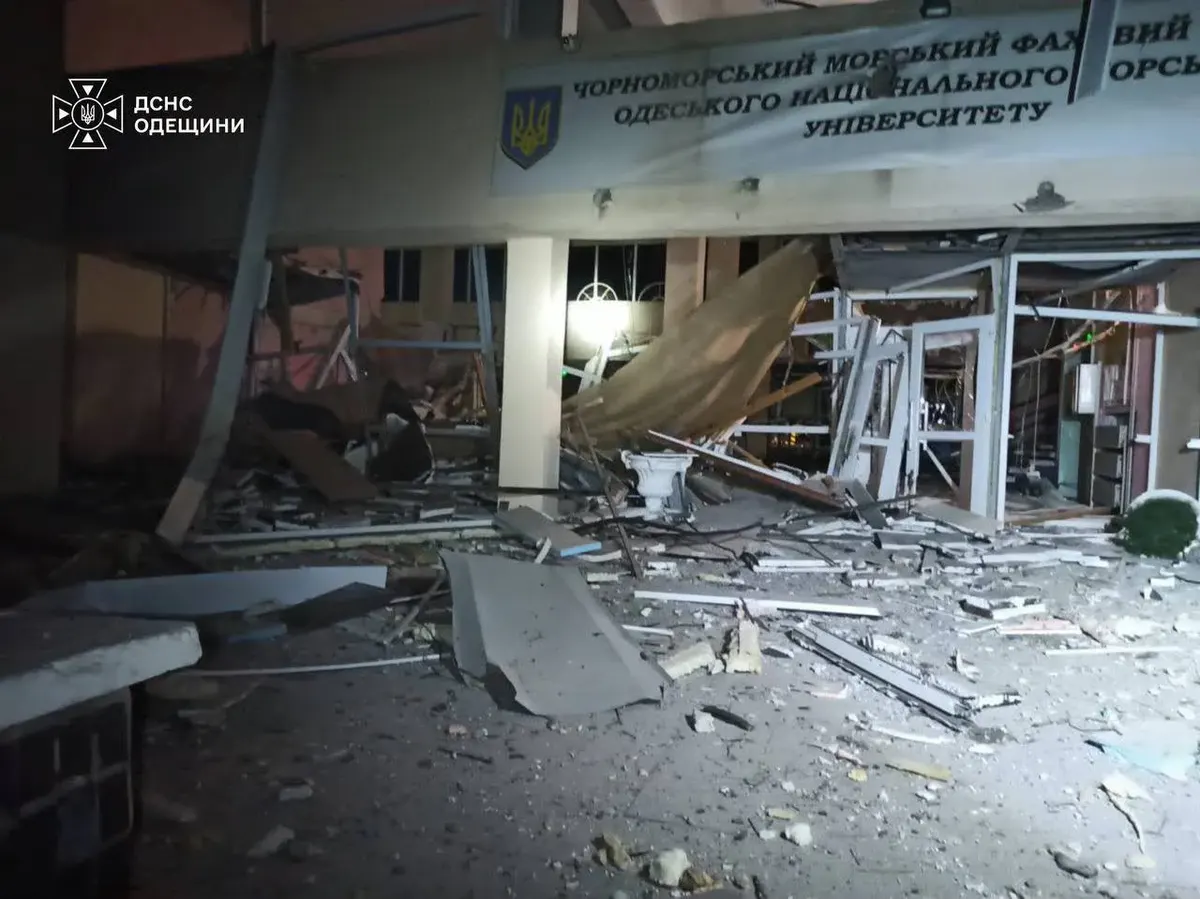Удар по 9 областях: пожежі на підприємствах у Чубинському ліквідовують