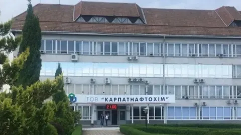 Співвласник «Карпатнафтохіму» пропонує річне одноосібне управління замість прода