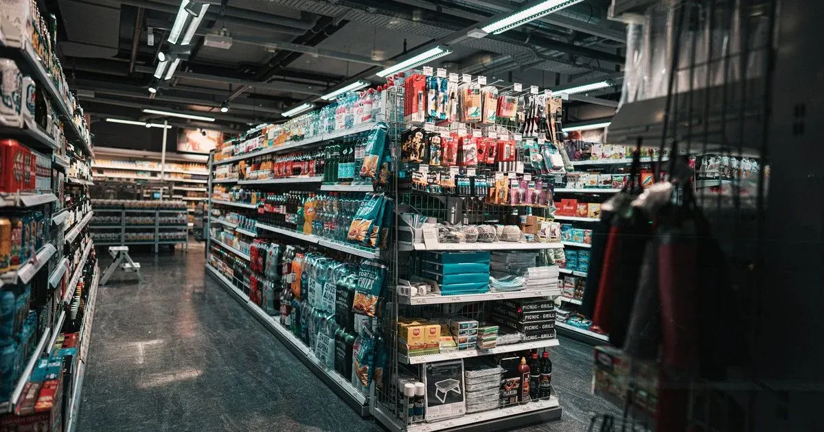 Курс долара як чинник цін: які продукти реагують найшвидше