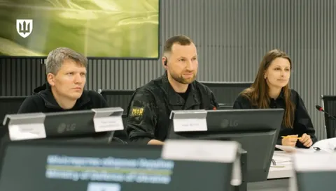 Україна та Словенія обговорюють спільне виробництво дронів і зброї