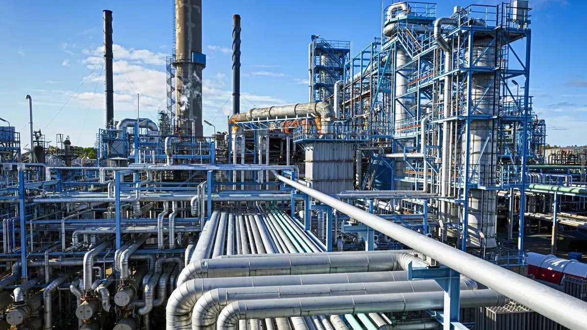 Казахстанський НПЗ перероблятиме російську нафту: до РФ піде до 70% пального