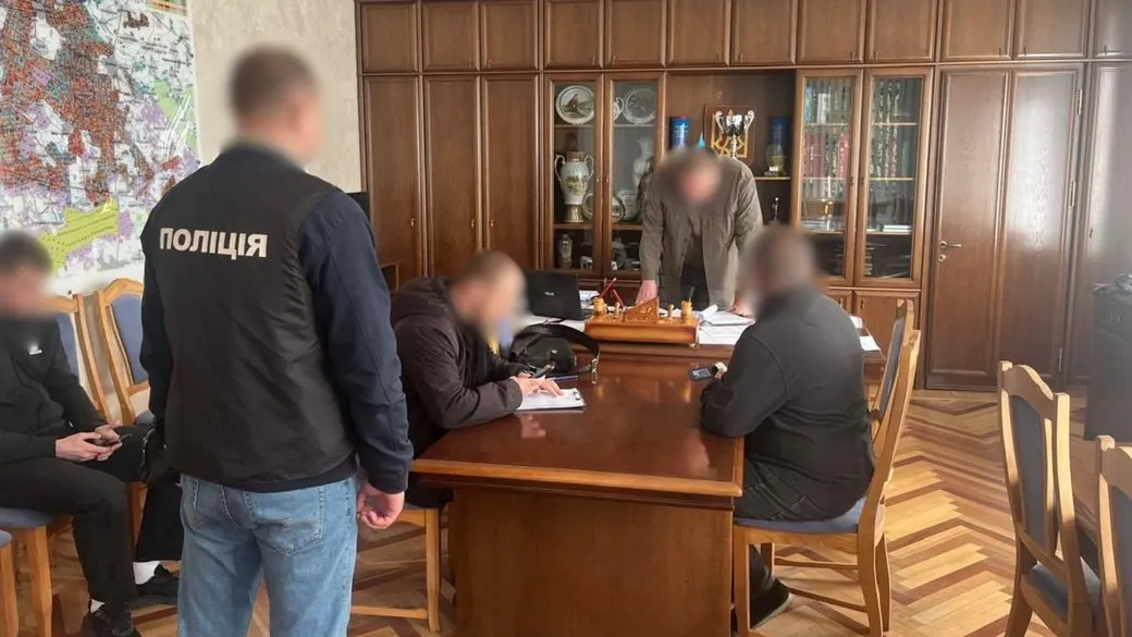 На Житомирщині судитимуть підприємця та лісівників за незаконну порубку сосен