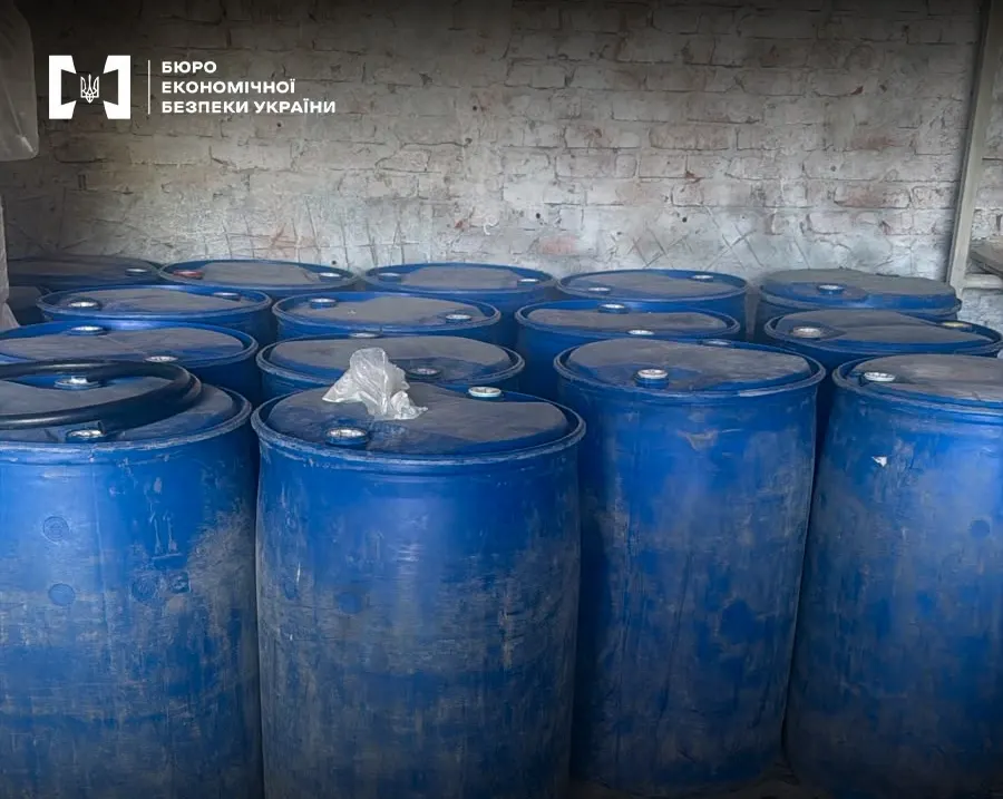 На Волині ліквідували підпільний алкоцех із загальноукраїнською мережею збуту