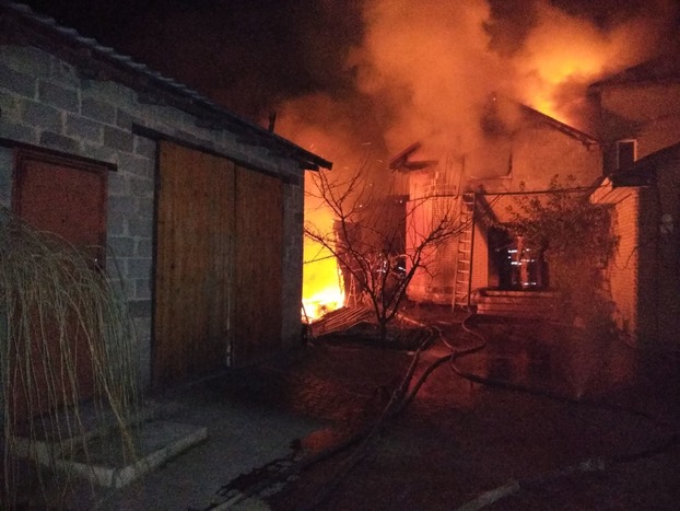 В Мариуполе ликвидирован пожар в частном доме