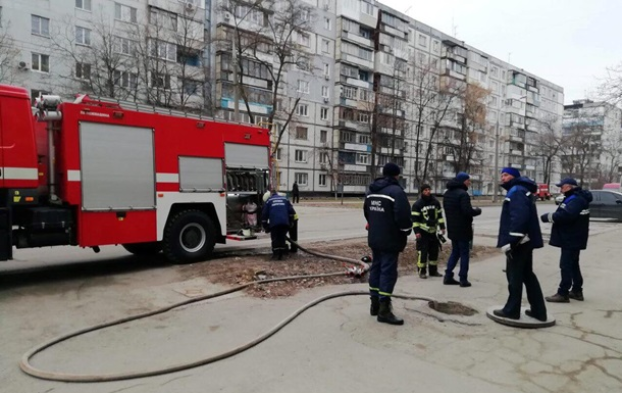 Задымление в школе Запорожья: из здания эвакуировали учеников