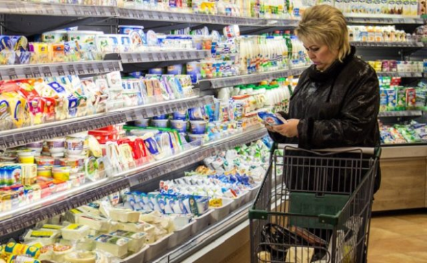 В Госстате рассказали, какую часть доходов украинцы тратят на продукты