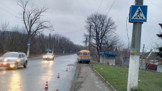 В Славянске водитель автобуса сбил женщину на остановке