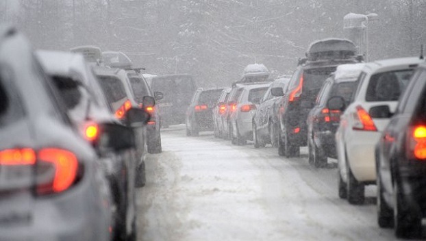 Во Львовской области из-за снегопадов заблокировано движение транспорта 